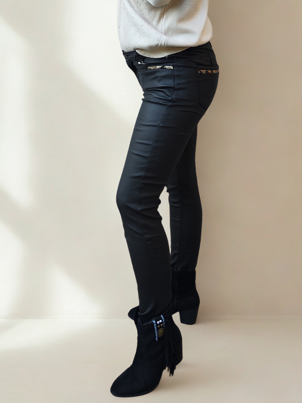 Simili black